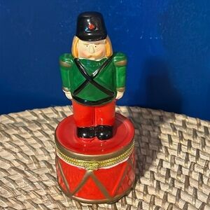 NWT Greenbrer International Porcelain Limoge Christmas Tin Soldier Trinket Box